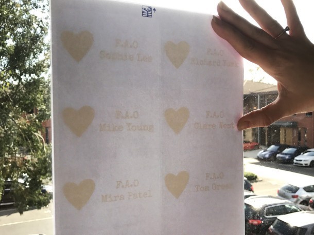 Test de imprimare pe hârtie simplă contra lumină, pe geam