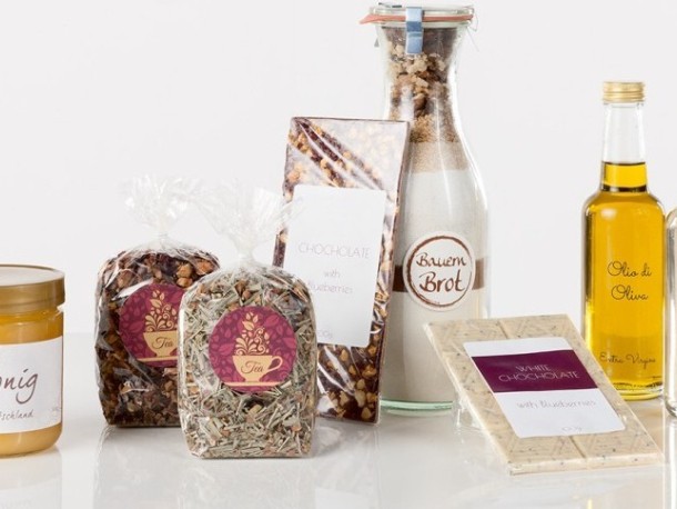 Diverse produse etichetate cu diverse tipuri de etichete