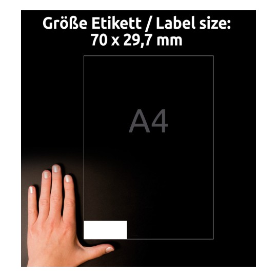 Comparație de dimensiuni cu mâna, articol: 3489, o coală de etichete universale, format: 70 x 29,7 mm, culoare: alb?