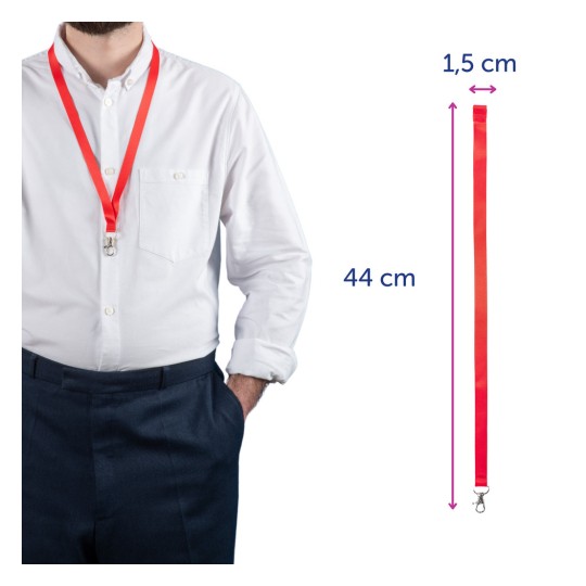 Imaginea arată o persoană purtând un lănțișor roșu în jurul gâtului, peste o cămașă albă, cu lungimea și lățimea lănțișorului indicate. Lănțișorul are o clemă metalică.