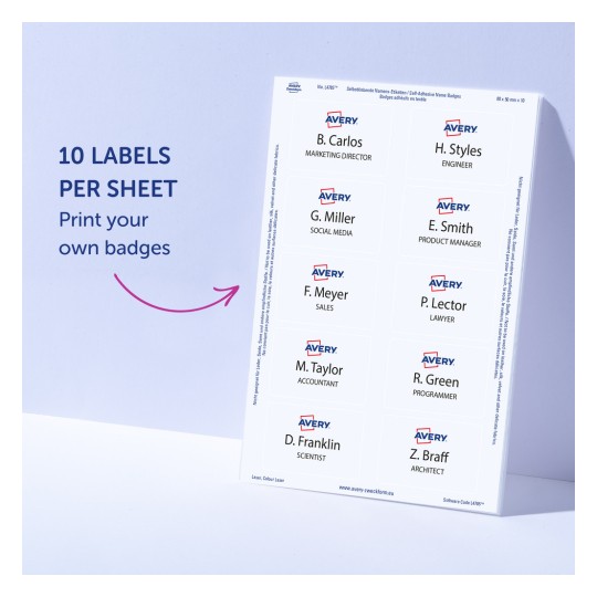Imaginea arată o foaie de ecusoane autoadezive de la Avery, conținând 10 etichete pe foaie, cu nume și titluri de locuri de muncă precum Director de Marketing, Inginer și Om de Știință.