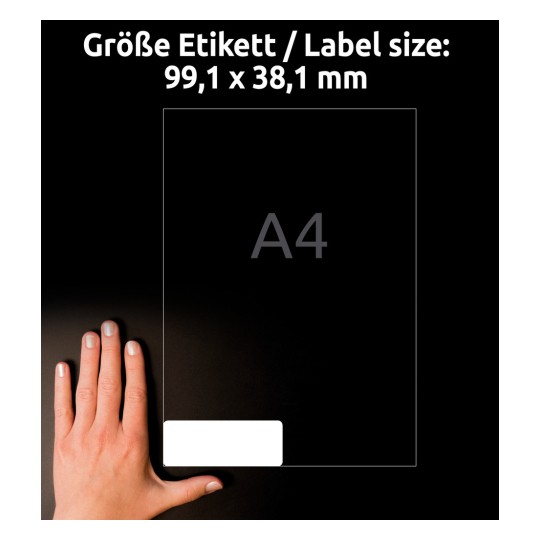 Comparație de dimensiuni cu mâna, Articol: L7163-100, o coală de etichete de adresă, Format: 99,1 x 38,1 mm, Culoare: Alb?
