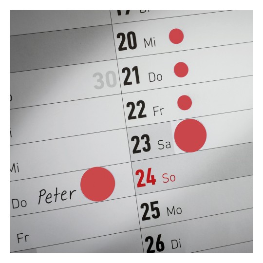 Imaginea prezintă o pagină de calendar care afișează datele de la 20 până la 30. Anotările speciale sunt marcate cu cercuri roșii, iar numele „Peter” este notat de mână pe data de 24.