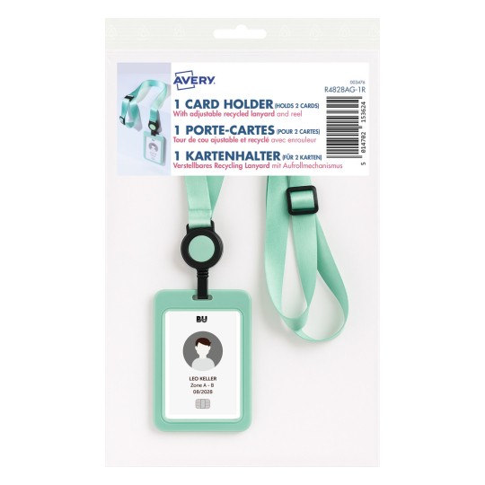 O imagine a unui suport de card cu un șnur reglabil reciclat și o rolă. Suportul de card include un spațiu pentru un card de identificare cu nume, zonă și dată de expirare.