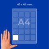 Mockup cu o mână lângă o coală A4, cu o grilă de 45×45 mm și un pătrat alb?